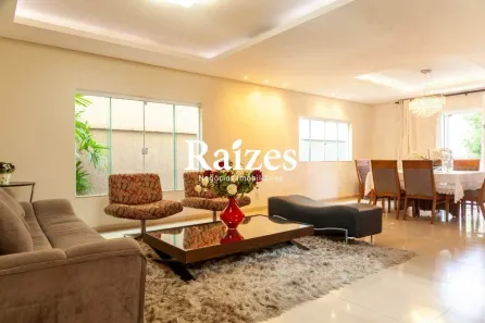 Casa com 4 Quartos à venda, 300m² no Tabajaras, Uberlândia