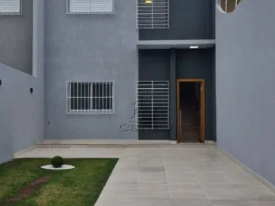 Sobrado com 3 Quartos à venda, 153m² no Shangri-lá, Londrina