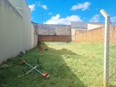 Lote/Terreno à venda, 250m² no Parque Residencial Liberdade, Londrina