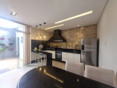 Sobrado com 3 Quartos à venda, 292m² no Loteamento São Vicente de Paulo, Pindamonhangaba