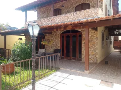 Casa com 4 Quartos à venda, 280m² no Piratininga, Niterói