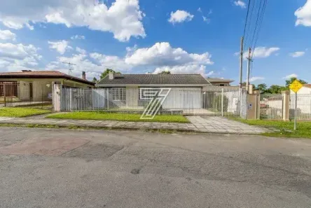 Lote/Terreno à venda, 751m² no Orleans, Curitiba