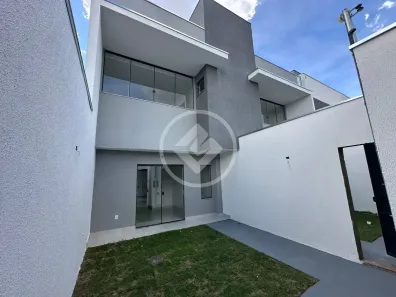 Sobrado com 2 Quartos à venda, 87m² no Grand Ville, Uberlândia