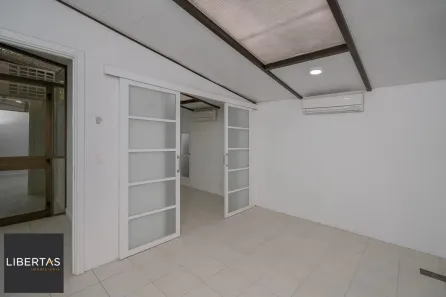 Sala Comercial com 3 Quartos à venda, 60m² no Auxiliadora, Porto Alegre