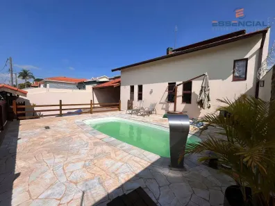 Casa com 3 Quartos para alugar, 200m² no Recanto Azul, Botucatu