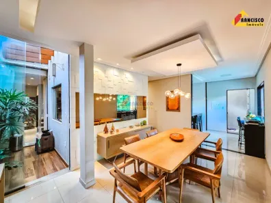 Casa com 4 Quartos à venda, 220m² no Universitário, Divinópolis