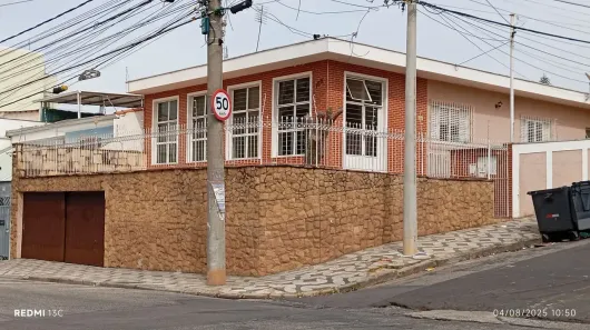 Casa com 3 Quartos para alugar, 262m² no Vila Jardini, Sorocaba