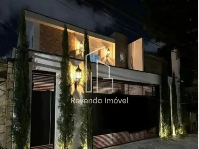 Casa com 4 Quartos para alugar, 600m² no Vila Bertioga, São Paulo