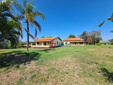 Fazenda/Sítio com 3 Quartos à venda, 300m² no Centro, Mombuca