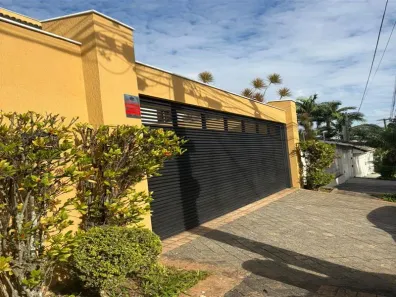 Sobrado com 4 Quartos para alugar, 350m² no Interlagos, São Paulo