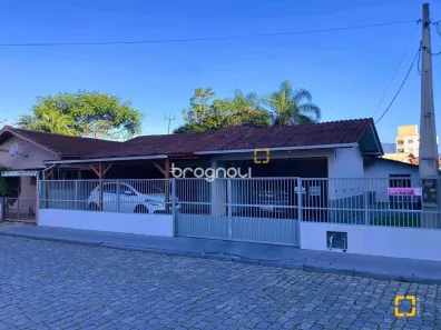 Casa com 2 Quartos à venda, 225m² no Centro, Palhoça
