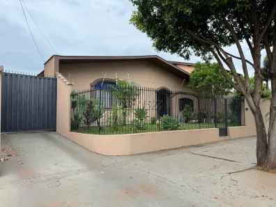 Casa com 3 Quartos para venda ou aluguel, 400m² no Jardim Shangri-la A, Londrina