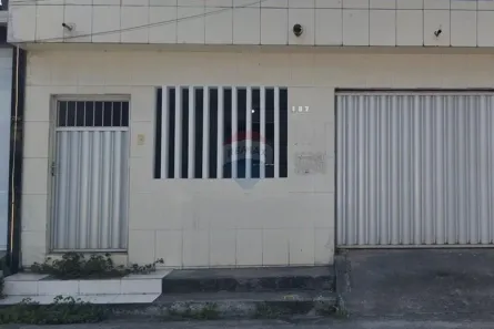 Casa com 4 Quartos para alugar, 200m² no Imbiribeira, Recife