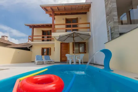 Casa com 4 Quartos para alugar, 180m² no Torres, Torres