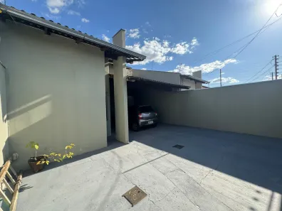 Casa com 3 Quartos à venda, 137m² no Residencial Flamboyant, Anápolis