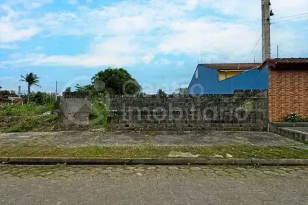 Lote/Terreno à venda, 340m² no Estância Balneária Maria Helena Novaes, Peruíbe
