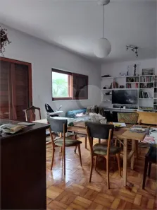 Sobrado com 3 Quartos para alugar, 189m² no Jardim das Bandeiras, São Paulo