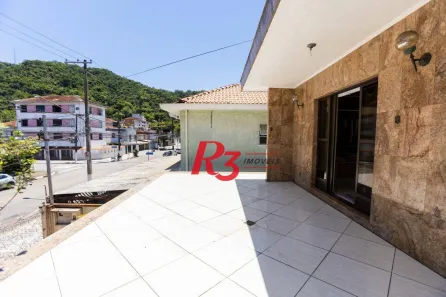Sobrado com 3 Quartos à venda, 400m² no Marapé, Santos