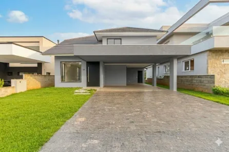 Casa de Condomínio com 3 Quartos à venda, 380m² no Butiatuvinha, Curitiba