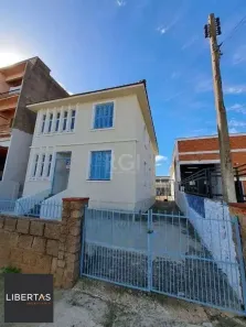 Casa com 3 Quartos para alugar, 480m² no São Geraldo, Porto Alegre