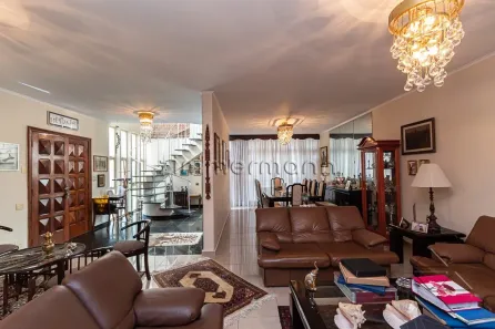 Sobrado com 4 Quartos para alugar, 269m² no Sumaré, São Paulo