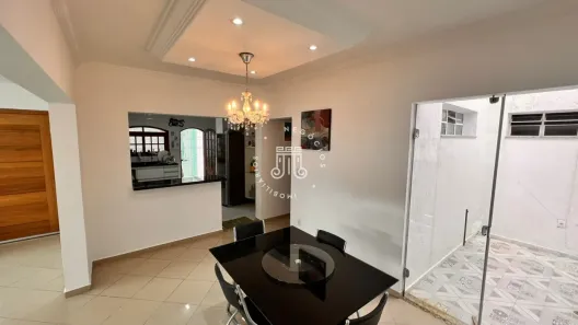 Sobrado com 4 Quartos à venda, 320m² no Jardim do Lago, Jundiaí
