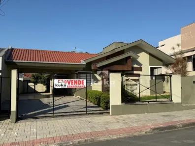 Casa com 3 Quartos à venda, 201m² no Jaraguá 99, Jaraguá do Sul