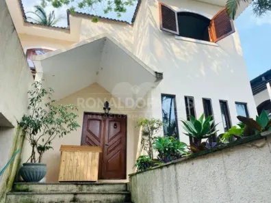 Sobrado com 4 Quartos à venda, 325m² no Interlagos, São Paulo
