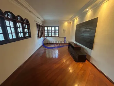 Sobrado com 3 Quartos para alugar, 259m² no Parque São Domingos, São Paulo
