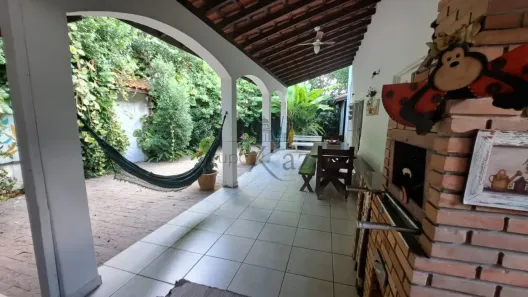 Casa com 3 Quartos à venda, 236m² no Jardim Santa Maria, Jacareí