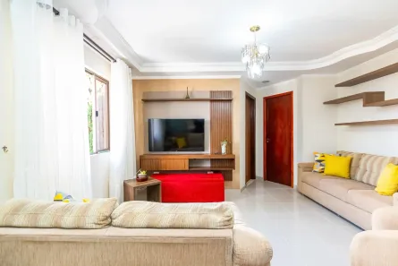 Casa com 3 Quartos à venda, 240m² no Cidade Industrial, Curitiba