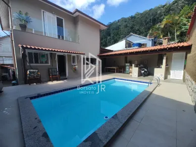 Casa com 3 Quartos à venda, 180m² no Castelanea, Petrópolis