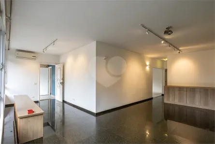 Casa com 3 Quartos para venda ou aluguel, 297m² no Vila Romana, São Paulo