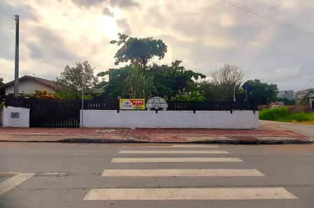 Casa com 3 Quartos à venda, 134m² no Barra do Saí, Itapoá