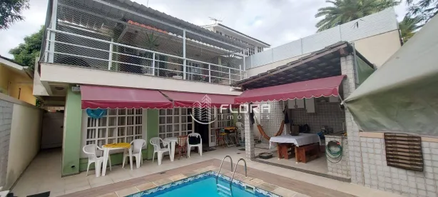 Casa de Condomínio com 4 Quartos à venda, 200m² no Ingá, Niterói
