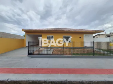 Casa com 2 Quartos para alugar, 73m² no Carianos, Florianópolis