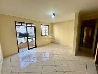 Apartamento com 3 Quartos para alugar, 80m² no Tabajaras, Uberlândia