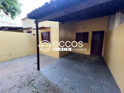 Casa com 2 Quartos para alugar, 80m² no Santa Mônica, Uberlândia