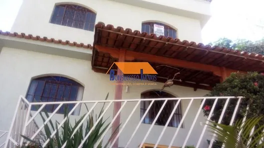 Casa com 7 Quartos à venda, 300m² no Ipiranga, Belo Horizonte