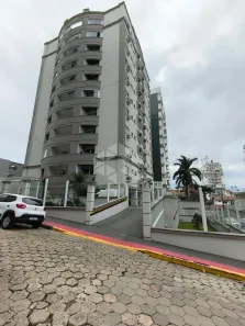 Apartamento com 2 Quartos para alugar, 60m² no Barreiros, São José