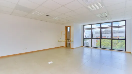 Sala Comercial com 1 Quarto para alugar, 53m² no Bacacheri, Curitiba