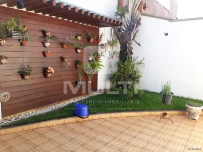 Casa com 3 Quartos à venda, 280m² no Santa Mônica, Uberlândia