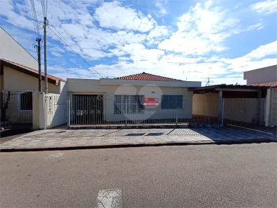 Casa com 2 Quartos para alugar, 120m² no Centro, Itapetininga