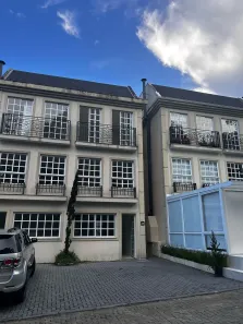 Casa de Condomínio com 5 Quartos para alugar, 270m² no Valparaíso, Petrópolis