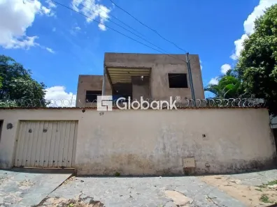 Casa com 7 Quartos para alugar, 360m² no Jardim São Luiz, Montes Claros