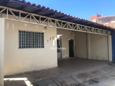 Casa com 3 Quartos à venda, 172m² no Saci, Teresina