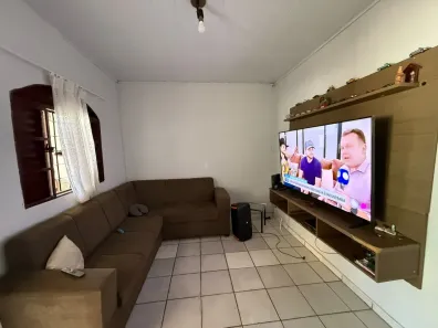 Casa com 3 Quartos à venda, 100m² no Setor Leste Universitário, Goiânia