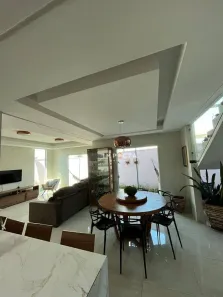Casa com 3 Quartos à venda, 220m² no Parque Real, Pouso Alegre