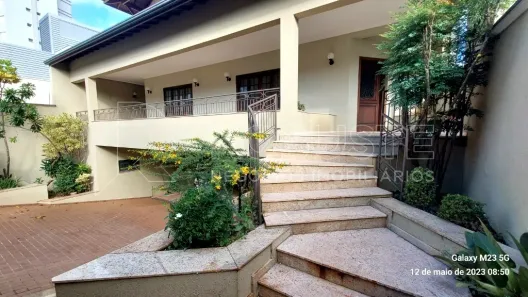 Sobrado com 4 Quartos à venda, 629m² no Centro, Botucatu