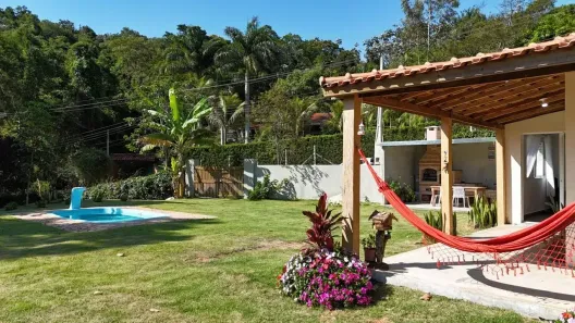 Casa de Condomínio com 3 Quartos à venda, 190m² no Jardim Santa Helena, Igaratá